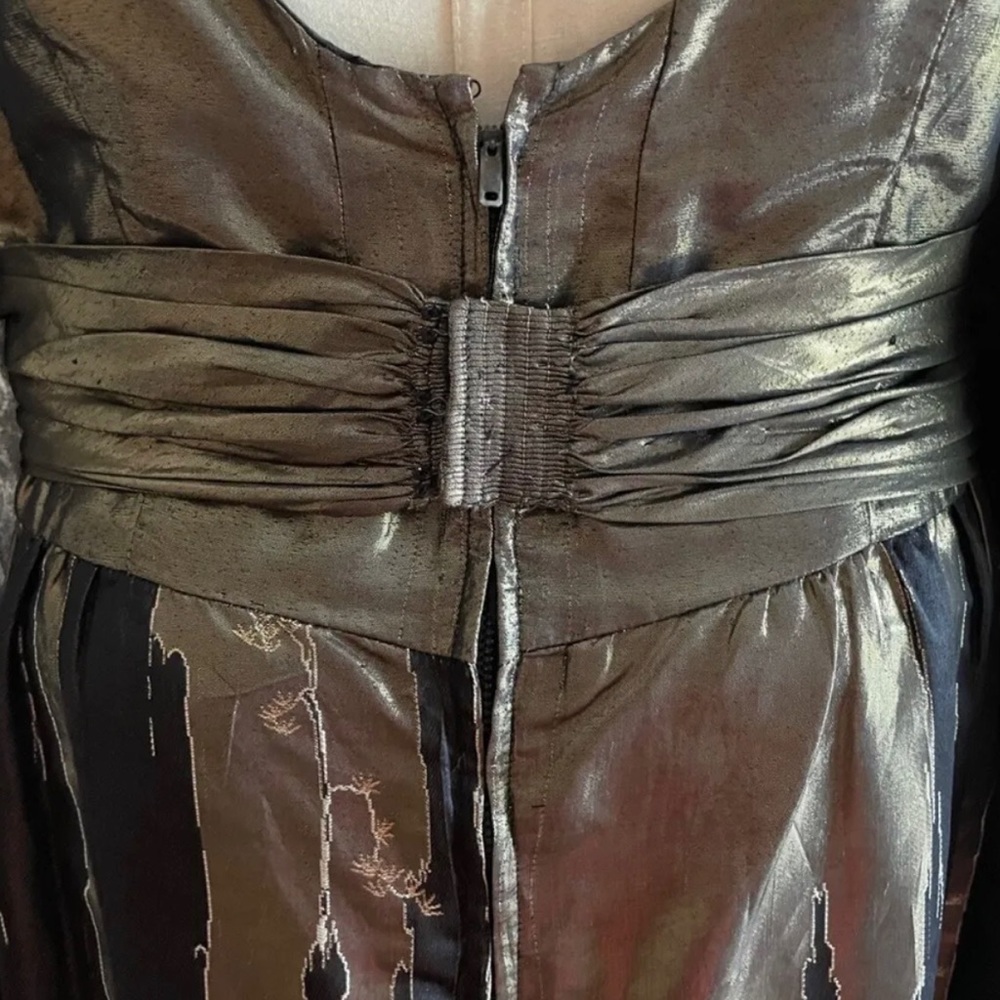 Stunning Vintage 60/70”s Malcolm Starr Silk Metallic Cocktail Dress. - Picture 6 of 10